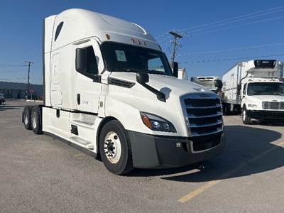 Freightliner Cascadia 126 Sleeper Semi Truck - 72" Integral Sleeper, 455HP, 12 Speed Automatic