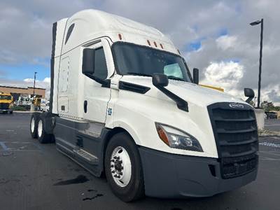 Freightliner Cascadia 126 Sleeper Semi Truck - 72" Integral Sleeper, 450HP, 12 Speed Automatic