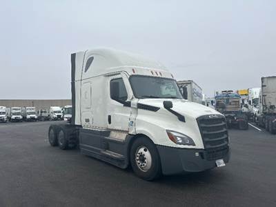 Freightliner Cascadia 126 Sleeper Semi Truck - 72" Integral Sleeper, 450HP, 12 Speed Automatic