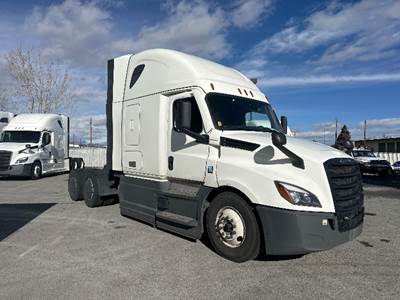 Freightliner Cascadia 126 Sleeper Semi Truck - 72" Integral Sleeper, 450HP, 12 Speed Automatic