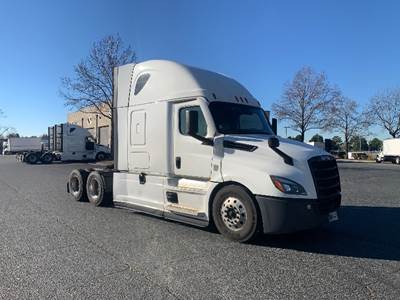 Freightliner Cascadia 126 Sleeper Semi Truck - 72" Integral Sleeper, 455HP, 12 Speed Automatic