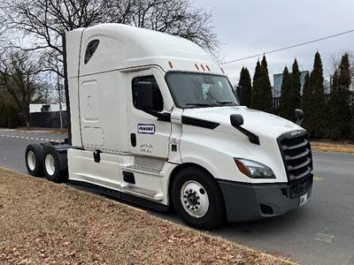 Freightliner Cascadia 126 Sleeper Semi Truck - 72" Integral Sleeper, 455HP, 12 Speed Automatic