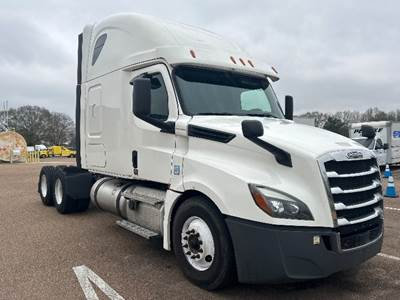Freightliner Cascadia 126 Sleeper Semi Truck - 72" Integral Sleeper, 455HP, 12 Speed Automatic