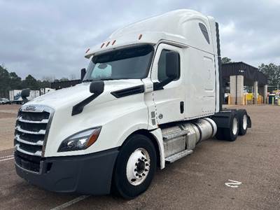 Freightliner Cascadia 126 Sleeper Semi Truck - 72" Integral Sleeper, 455HP, 12 Speed Automatic