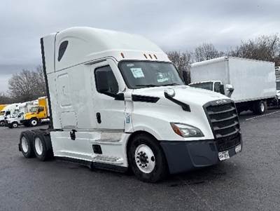Freightliner Cascadia 126 Sleeper Semi Truck - 72" Integral Sleeper, 455HP, 12 Speed Automatic
