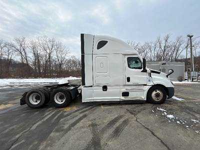 Freightliner Cascadia 126 Sleeper Semi Truck - 72" Integral Sleeper, 455HP, 12 Speed Automatic