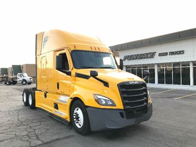 Freightliner Cascadia 126 Sleeper Semi Truck - 72" Integral Sleeper, 455HP, 12 Speed Automatic