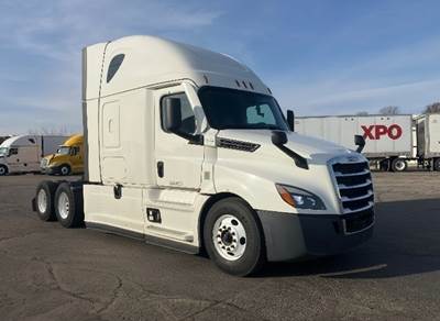 Freightliner Cascadia 126 Sleeper Semi Truck - 72" Integral Sleeper, 455HP, 12 Speed Automatic