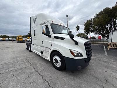 Freightliner Cascadia 126 Sleeper Semi Truck - 72" Integral Sleeper, 505HP, 12 Speed Automatic