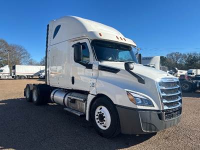 Freightliner Cascadia 126 Sleeper Semi Truck - 72" Integral Sleeper, 455HP, 12 Speed Automatic