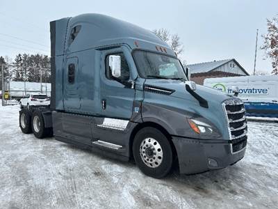 Freightliner Cascadia 126 Sleeper Semi Truck - 72" Integral Sleeper, 560HP, 12 Speed Automatic