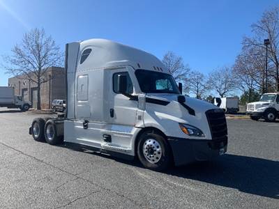 Freightliner Cascadia 126 Sleeper Semi Truck - 72" Integral Sleeper, 455HP, 12 Speed Automatic