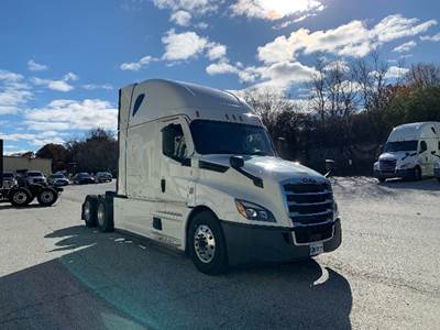 Freightliner Cascadia 126 Sleeper Semi Truck - 72" Integral Sleeper, 400HP, 12 Speed Automatic