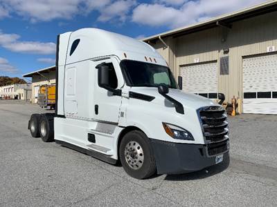 Freightliner Cascadia 126 Sleeper Semi Truck - 72" Integral Sleeper, 400HP, 12 Speed Automatic