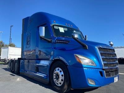 Freightliner Cascadia 126 Sleeper Semi Truck - 72" Integral Sleeper, 455HP, 12 Speed Automatic