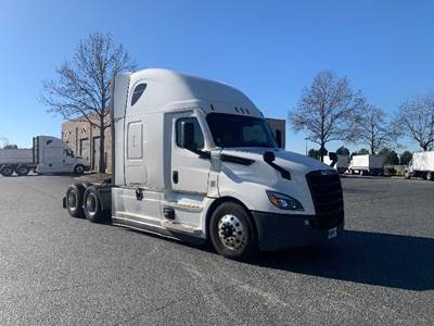 Freightliner Cascadia 126 Sleeper Semi Truck - 72" Integral Sleeper, 455HP, 12 Speed Automatic
