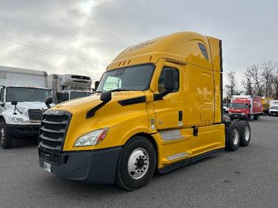 Freightliner Cascadia 126 Sleeper Semi Truck - 72" Integral Sleeper, 455HP, 12 Speed Automatic