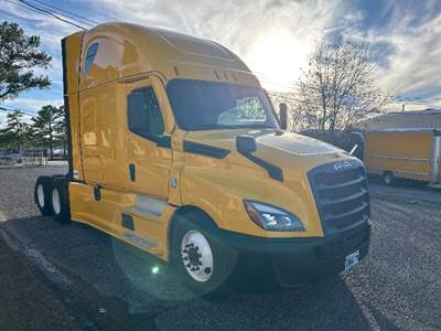 Freightliner Cascadia 126 Sleeper Semi Truck - 72" Integral Sleeper, 455HP, 12 Speed Automatic