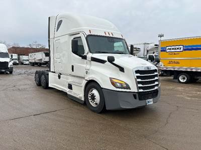 Freightliner Cascadia 126 Sleeper Semi Truck - 72" Integral Sleeper, 455HP, 12 Speed Automatic