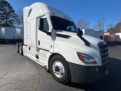 Freightliner Cascadia 126 Sleeper Semi Truck - 72" Integral Sleeper, 455HP, 12 Speed Automatic