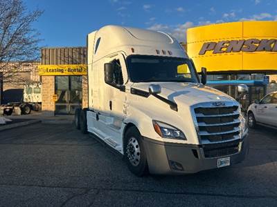 Freightliner Cascadia 126 Sleeper Semi Truck - 72" Integral Sleeper, 455HP, 10 Speed Manual