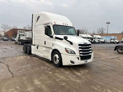 Freightliner Cascadia 126 Sleeper Semi Truck - 72" Integral Sleeper, 455HP, 12 Speed Automatic