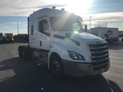 Freightliner Cascadia 126 Sleeper Semi Truck - 60" Integral Sleeper, 455HP, 12 Speed Automatic