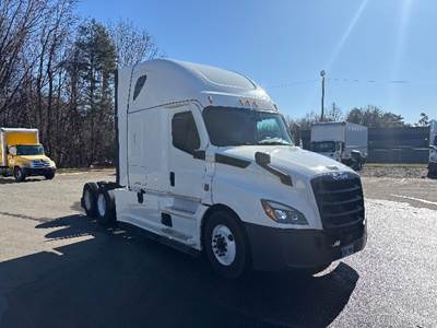 Freightliner Cascadia 126 Sleeper Semi Truck - 72" Integral Sleeper, 455HP, 12 Speed Automatic