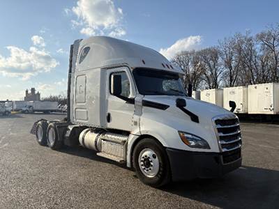 Freightliner Cascadia 126 Sleeper Semi Truck - 72" Integral Sleeper, 455HP, 12 Speed Automatic