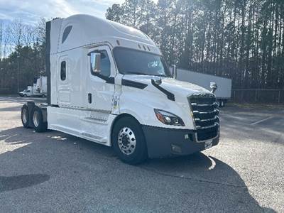 Freightliner Cascadia 126 Sleeper Semi Truck - 72" Integral Sleeper, 475HP, 12 Speed Automatic