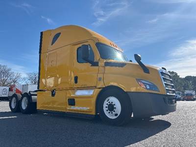 Freightliner Cascadia 126 Sleeper Semi Truck - 72" Integral Sleeper, 455HP, 12 Speed Automatic