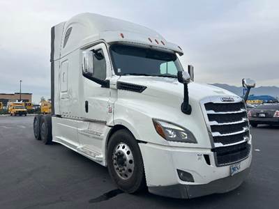 Freightliner Cascadia 126 Sleeper Semi Truck - 72" Integral Sleeper, 455HP, 12 Speed Automatic