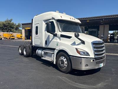 Freightliner Cascadia 126 Sleeper Semi Truck - 60" Integral Sleeper, 455HP, 12 Speed Automatic