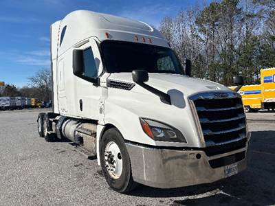Freightliner Cascadia 126 Sleeper Semi Truck - 72" Integral Sleeper, 455HP, 12 Speed Automatic