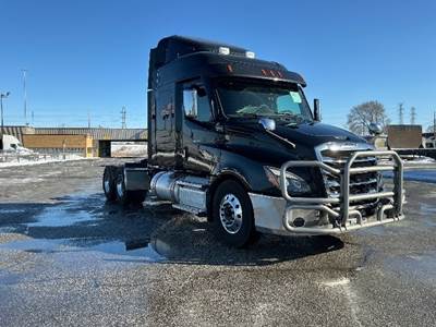 Freightliner Cascadia 126 Sleeper Semi Truck - 48" Integral Sleeper, 475HP, 13 Speed Manual