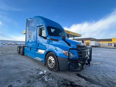 Freightliner Cascadia 126 Sleeper Semi Truck - 72" Integral Sleeper, 455HP, 12 Speed Automatic