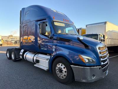 Freightliner Cascadia 126 Sleeper Semi Truck - 72" Integral Sleeper, 455HP, 12 Speed Automatic