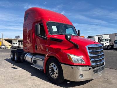 Freightliner Cascadia 126 Sleeper Semi Truck - 72" Integral Sleeper, 455HP, 12 Speed Automatic