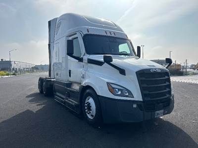 Freightliner Cascadia 126 Sleeper Semi Truck - 72" Integral Sleeper, 450HP, 12 Speed Automatic
