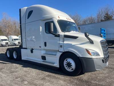 Freightliner Cascadia 126 Sleeper Semi Truck - 72" Integral Sleeper, 455HP, 12 Speed Automatic