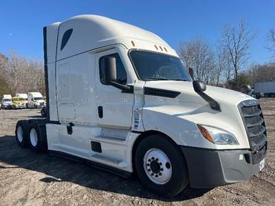 Freightliner Cascadia 126 Sleeper Semi Truck - 72" Integral Sleeper, 455HP, 12 Speed Automatic
