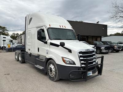 Freightliner Cascadia 126 Sleeper Semi Truck - 72" Integral Sleeper, 455HP, 10 Speed Manual