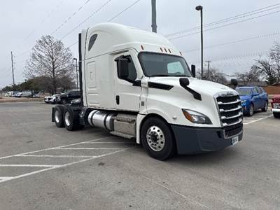 Freightliner Cascadia 126 Sleeper Semi Truck - 72" Integral Sleeper, 455HP, 12 Speed Automatic