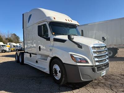 Freightliner Cascadia 126 Sleeper Semi Truck - 72" Integral Sleeper, 455HP, 12 Speed Automatic