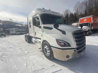 Freightliner Cascadia 126 Sleeper Semi Truck - 60" Integral Sleeper, 455HP, 12 Speed Automatic