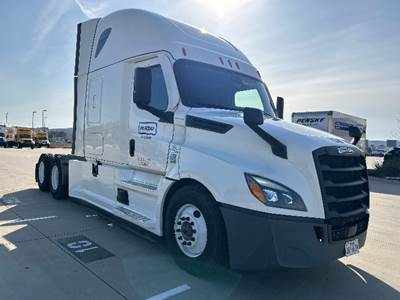 Freightliner Cascadia 126 Sleeper Semi Truck - 72" Integral Sleeper, 455HP, 12 Speed Automatic