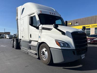Freightliner Cascadia 126 Sleeper Semi Truck - 72" Integral Sleeper, 450HP, 12 Speed Automatic