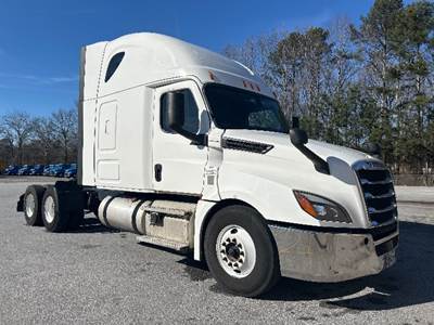 Freightliner Cascadia 126 Sleeper Semi Truck - 72" Integral Sleeper, 455HP, 12 Speed Automatic