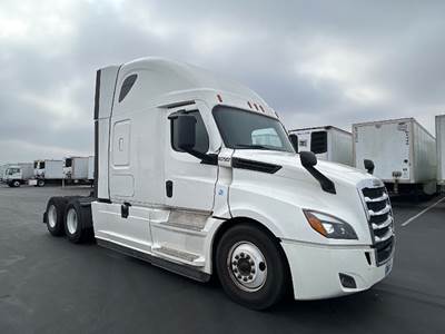 Freightliner Cascadia 126 Sleeper Semi Truck - 72" Integral Sleeper, 455HP, 12 Speed Automatic