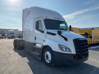 Freightliner Cascadia 126 Sleeper Semi Truck - 72" Integral Sleeper, 450HP, 12 Speed Automatic
